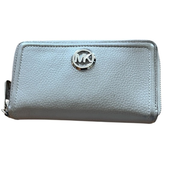 Michael Kors Handbags - Michael Kors Zip-Around Wallet